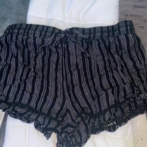 got these cute Flowey shorts at a shop i went too in florida! Size: Medium (M)